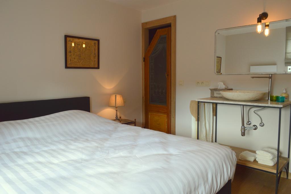 B&B Le Vieux Marronnier Foy-Notre-Dame Rom bilde